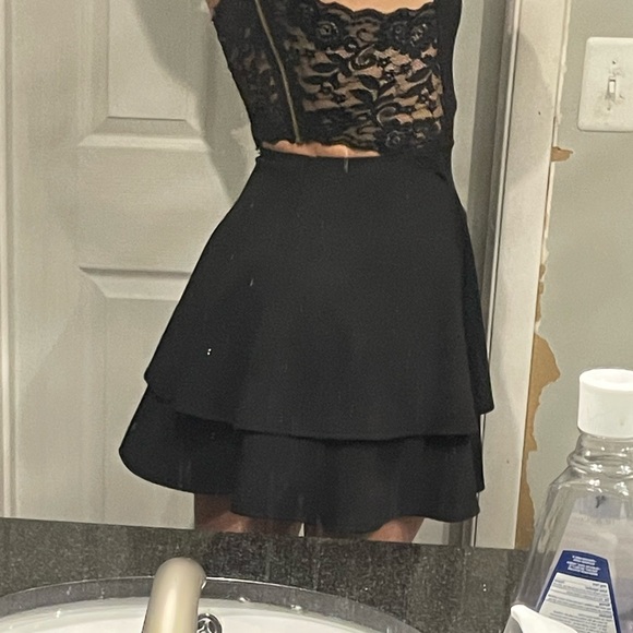 black formal dress - Picture 4 of 4